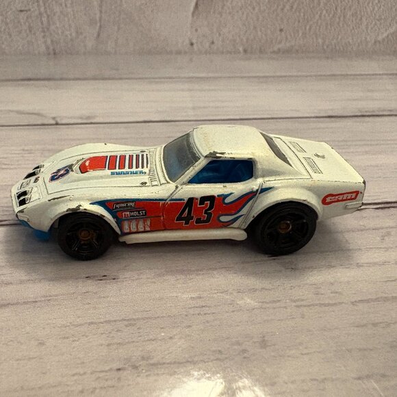 Hot Wheels 1969 COPO Corvette Car 2010 Mattel (SKU: 292TO) - Picture 1 of 9